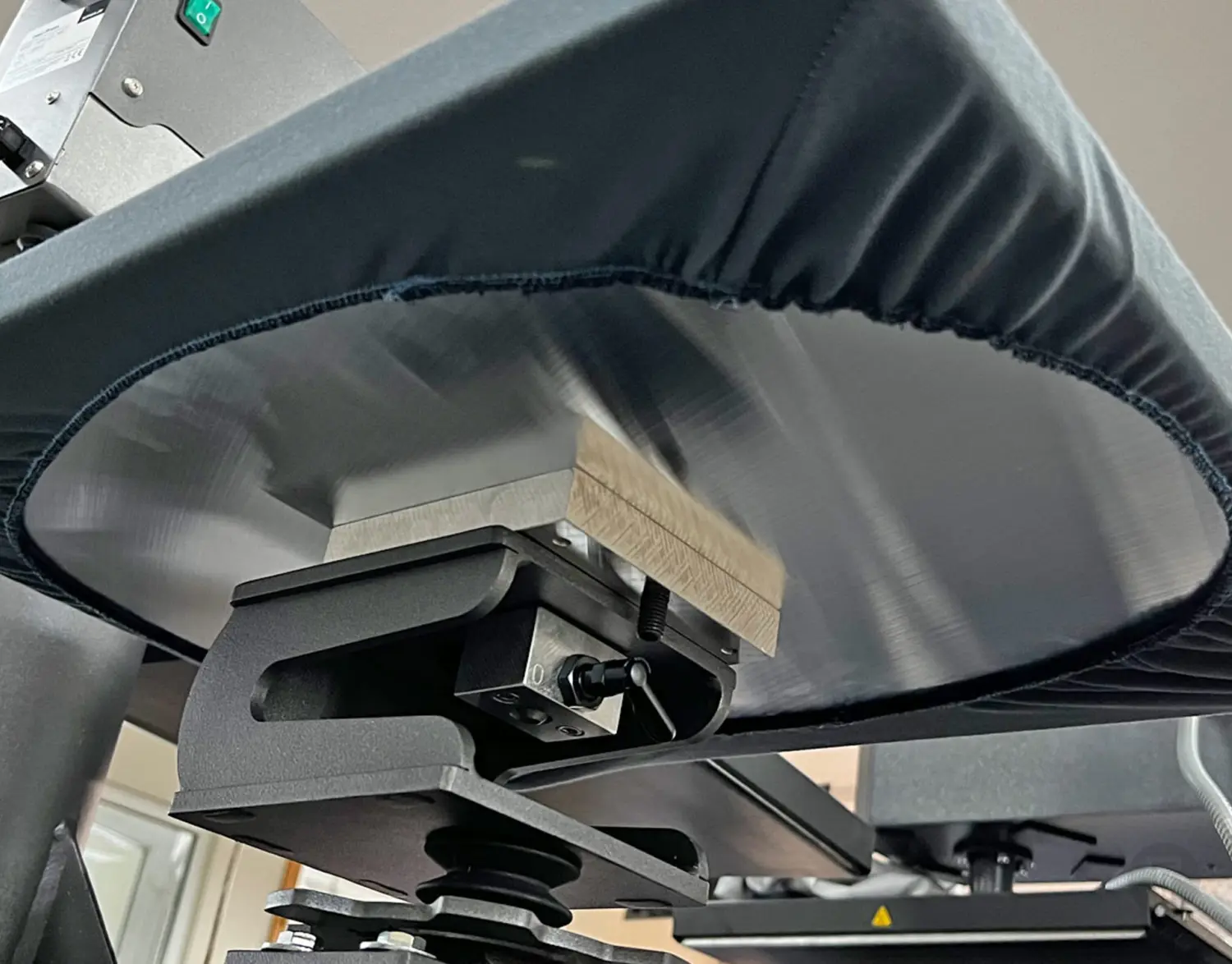 Schulze protective cover grey detail