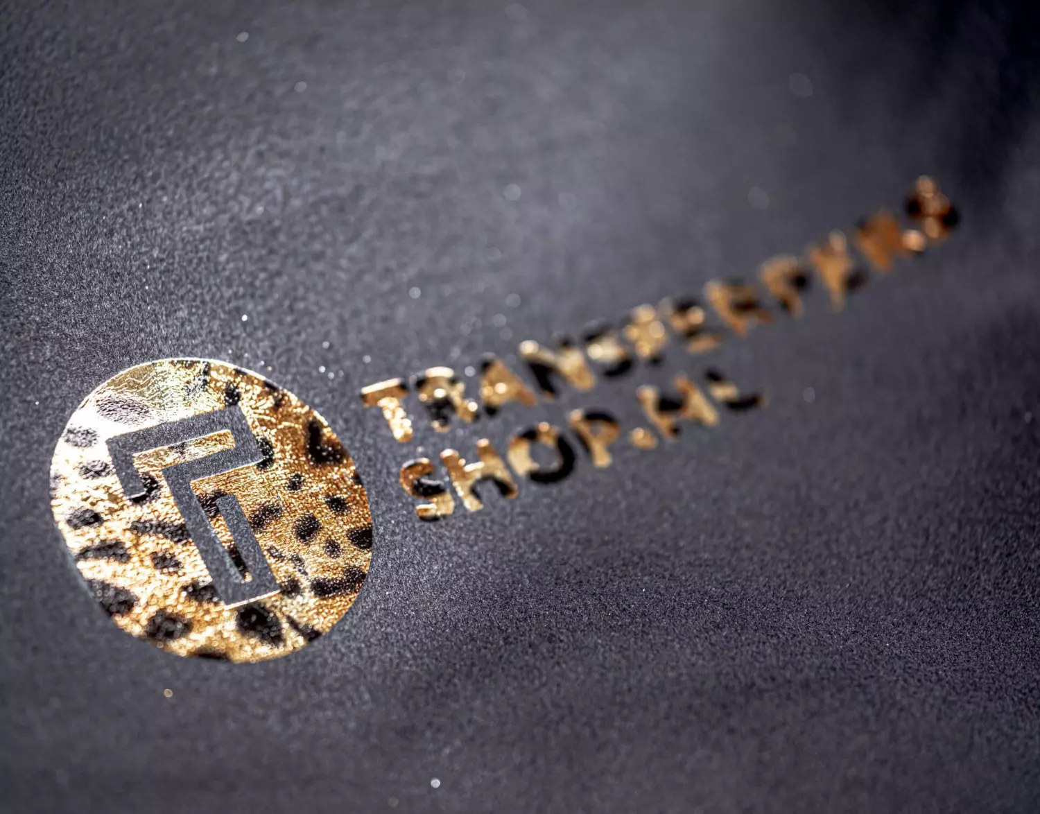Stahls hot stamp folie leopard detail